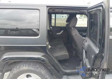 2014 Jeep Wrangler Unlimited Sahara z USA, uszkodzony, nr VIN 1C4HJWEGXEL237495